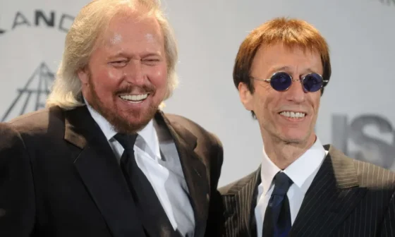 barry and robbin gibb