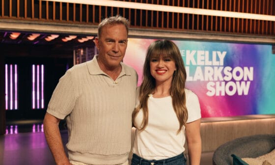 Kevin Costner and Kelly Clarkson